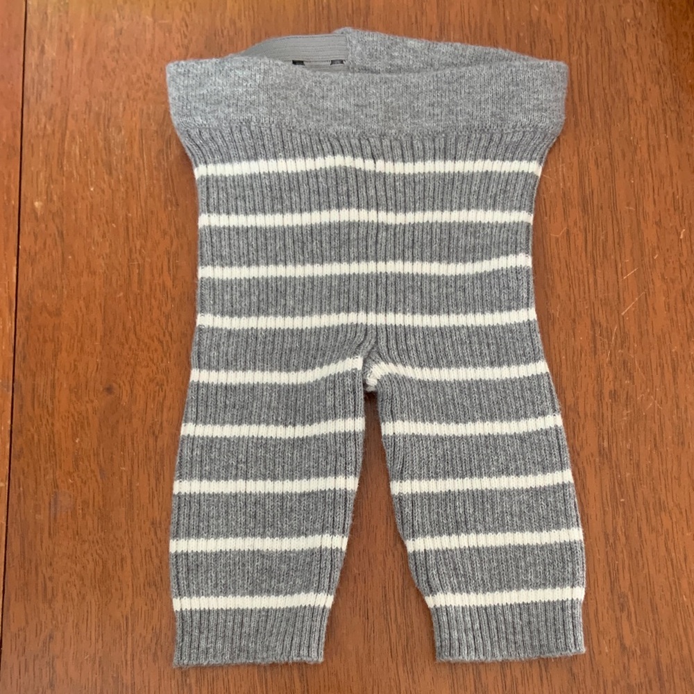 🍓3/$10 Little Planet Organics Newborn Striped Gray and White Kids Leggings